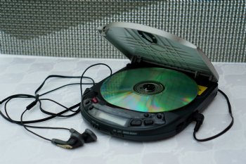 Clambo Portable CD Player
